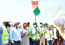 Kalonzo rewards divers who helped during Enziu accident, launches bridge construction fb_img_1643083767100_1