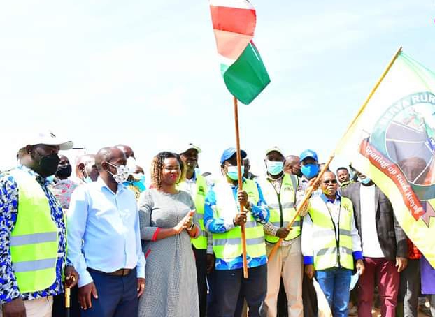 Kalonzo rewards divers who helped during Enziu accident,  launches bridge construction