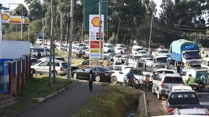 Long queues in Machakos Petrol stations as Fuel shortage hits hard