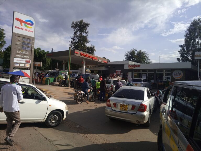 Long Queues as Fuel Shortage hits Kitui town