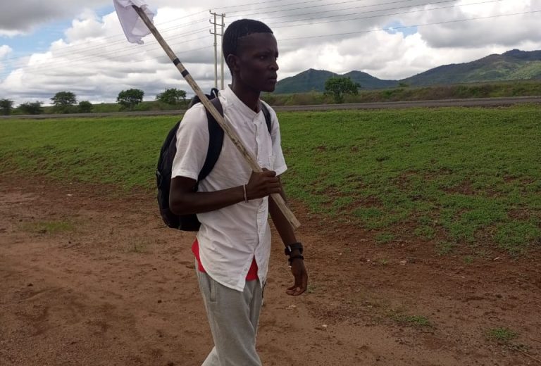 Makueni: University student begins journey on foot to see Sonko