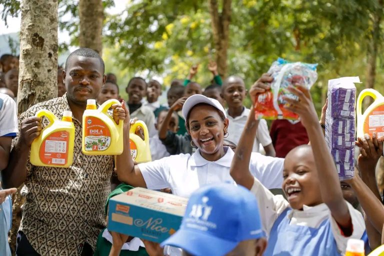 Makueni: First Lady Anita Mutula Leads Food Distribution to Support Vulnerable Children