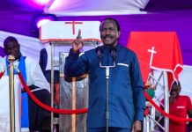 Senator Kiio and Kalonzo lecture Raila and ODM leaders at Oparanya brother’s burial