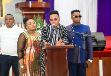 Kasolo breaksdown while giving tribute at Mercy Mawia’s memorial service